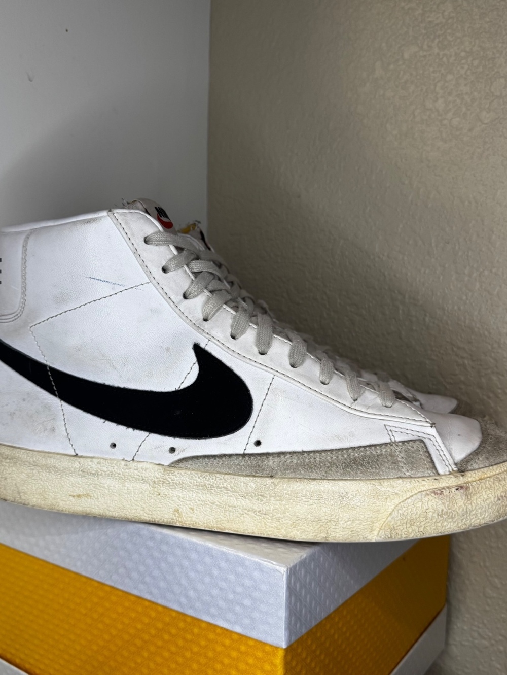 Nike Blazer Mid ’77 Vintage White Black Gray Men’s Size 11.5
